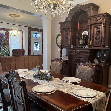 Benefield House Bed & Breakfast-3